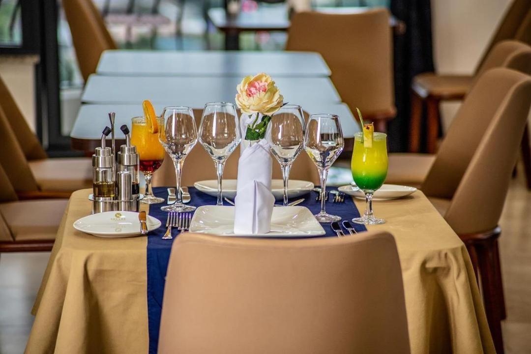 קונאקרי Souare Premium Hotel מראה חיצוני תמונה